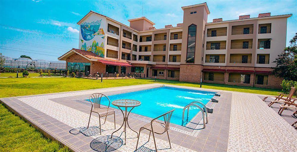 Famille Spa Resort مدينة سيوجويبو المظهر الخارجي الصورة